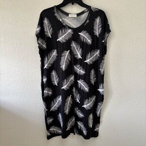 HOURGLASS LILLY Printed T-Shirt Dress